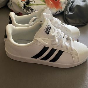 Adidas sneakers womens 10